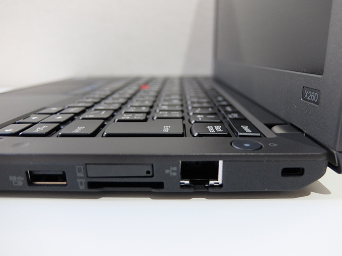 ThinkPad X260、有線LAN端子の画像