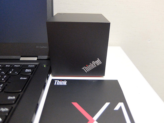ThinkPad WiGig ドックとThinkPad X1 Carbon 2016写真